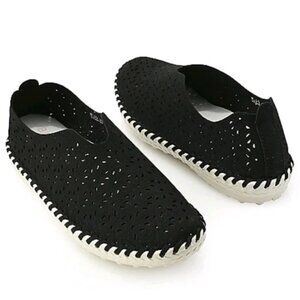 BERNIE MEV CUT-OUT DETAIL MEMORY FOAM SLIP ON SNEAKERS